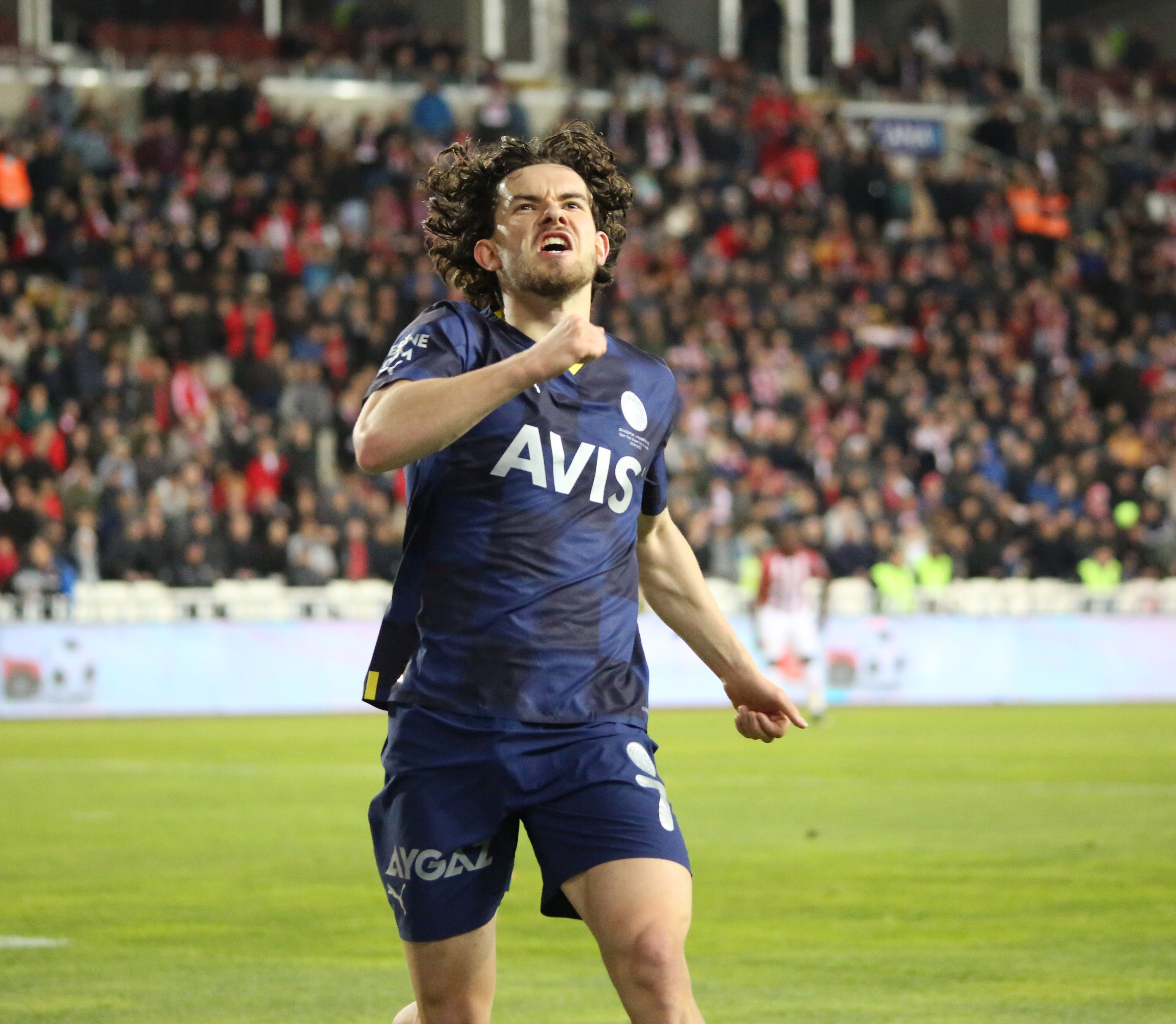 Ferdi ağladı, gitti! Fenerbahçeli yıldız resmen Brighton’da - 1. Resim