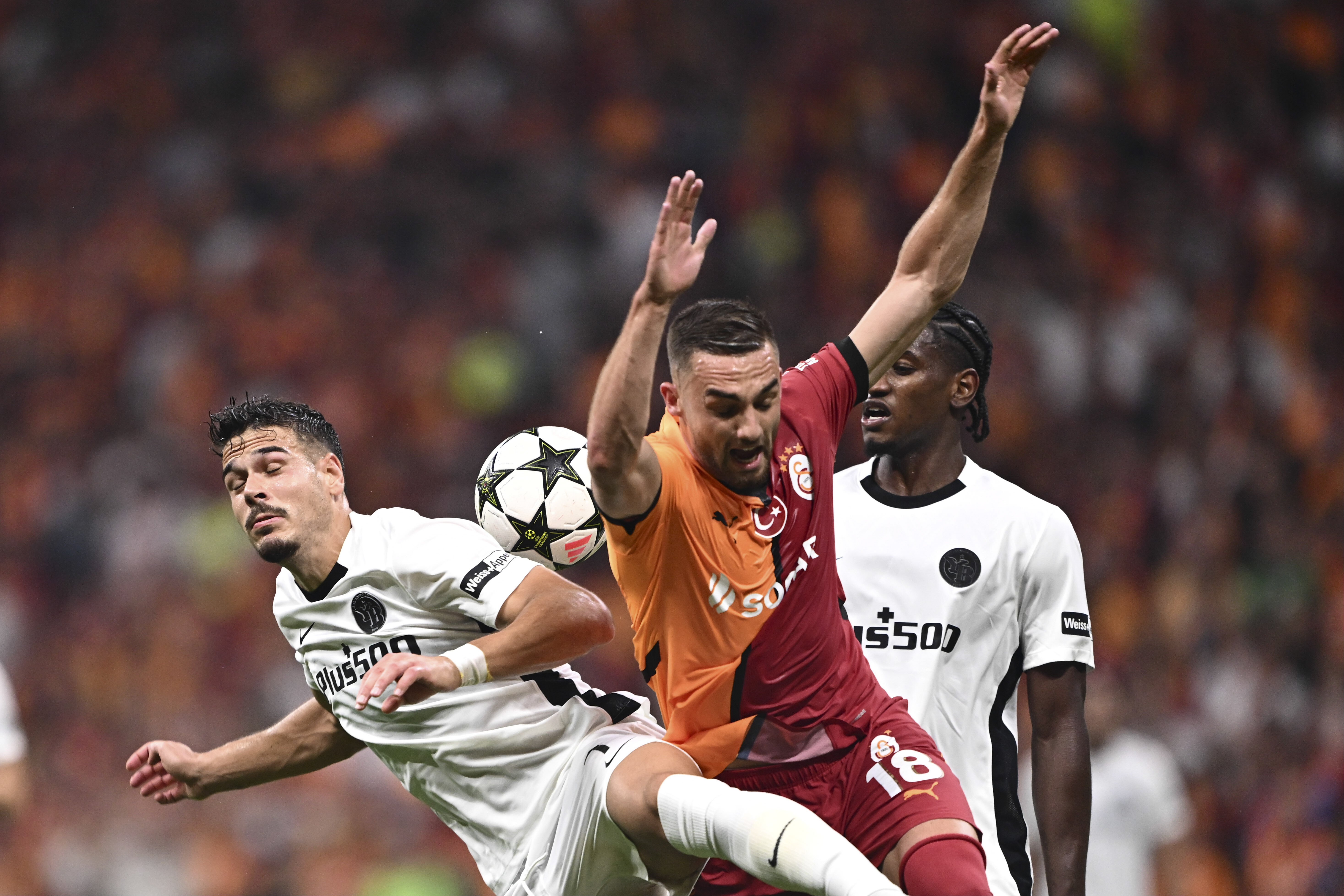 Galatasaray-Young Boys maçı dünya basınında! Muslera'nın kırmızısı manşetlerde - 2. Resim