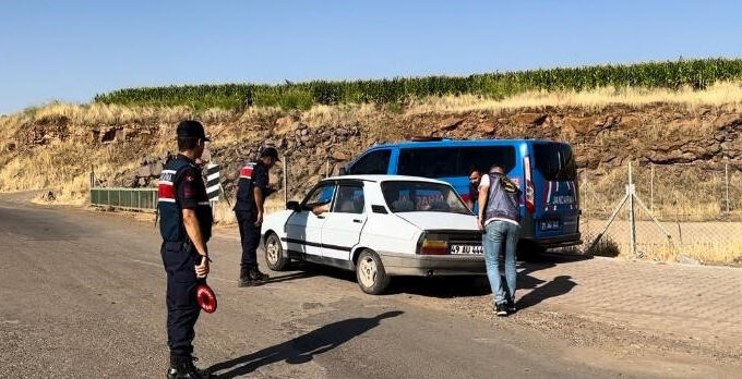 Narin Güran'dan 8 gündür haber yok! Annesinin açıklamaları kafa karıştırdı Narin Güran'dan 8 gündür haber yok! Annesinin açıklamaları kafa karıştırdı - 1. Resim