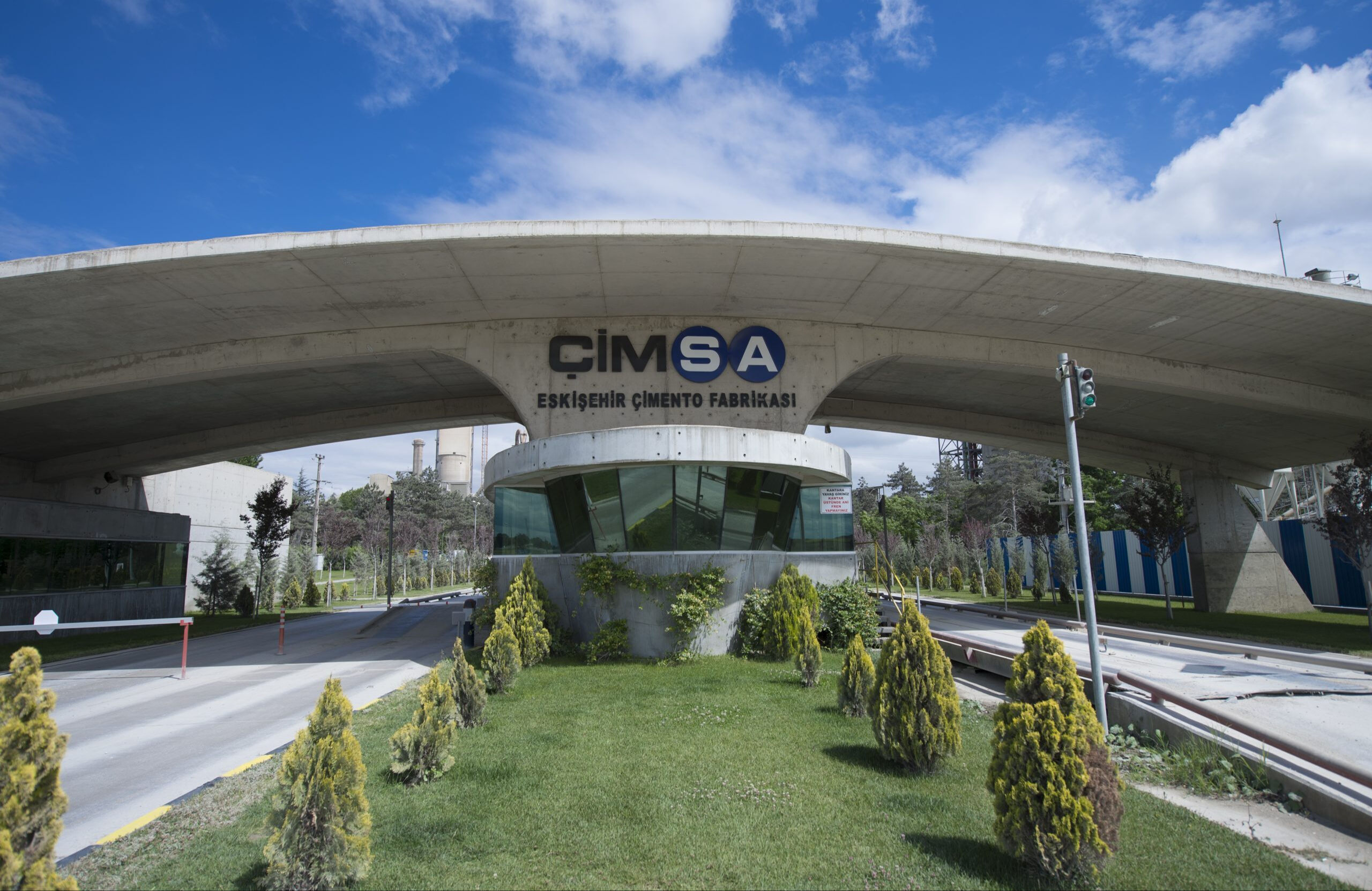 Türkiye'nin çimento devi Çimsa, İrlandalı markayı 330 milyon euroya satın alıyor - 1. Resim