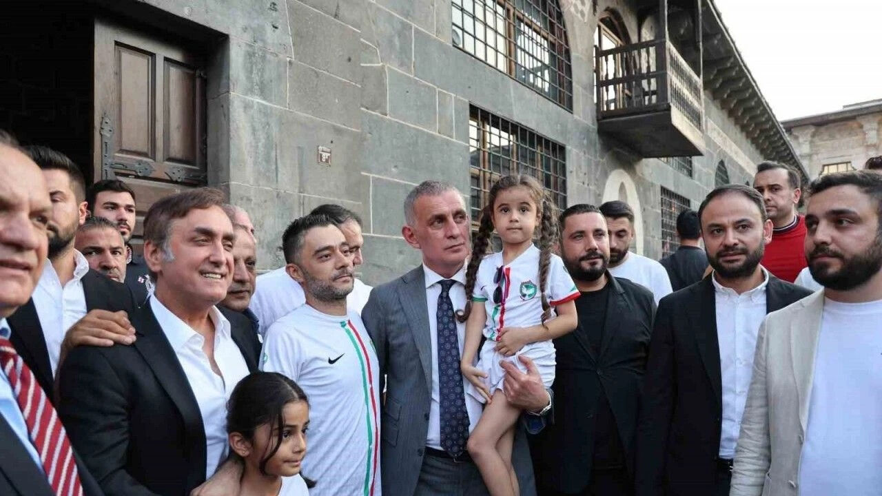 Yeşil sahada kirli taktik! Amedspor üzerinden tahrik peşindeler - 3. Resim