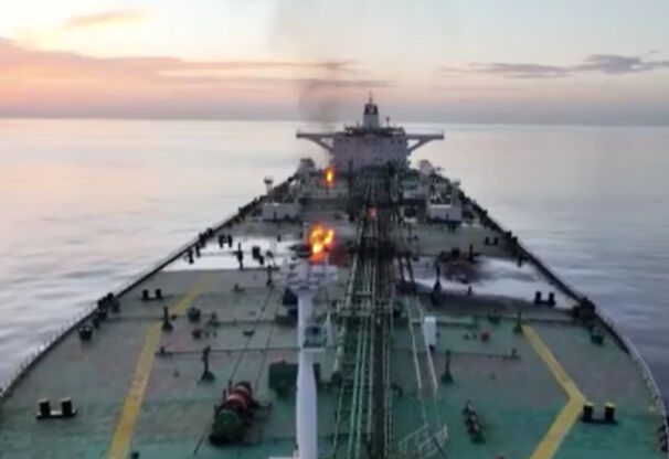 23 Ağustos'ta saldırıya uğramıştı! Husiler yanan Yunan petrol gemisine düzenlenen operasyonu paylaştı - 2. Resim