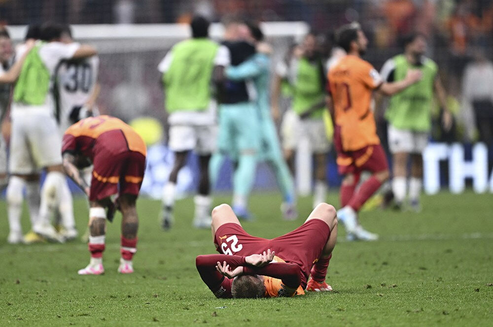 Galatasaray'da krizin perde arkası ortaya çıktı! Büyük düşüşün sebebi belli Galatasaray'da krizin perde arkası ortaya çıktı! Büyük düşüşün sebebi belli - 3. Resim