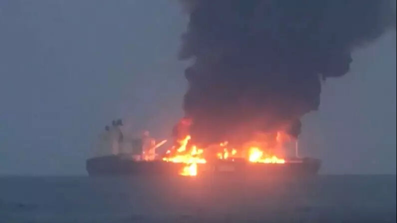 İran destekli güçlerden sürpriz misilleme sözleri! Hudeyde Limanı saldırısı cezasız kalmayacak İran destekli güçlerden sürpriz misilleme sözleri! Hudeyde Limanı saldırısı cezasız kalmayacak - 1. Resim