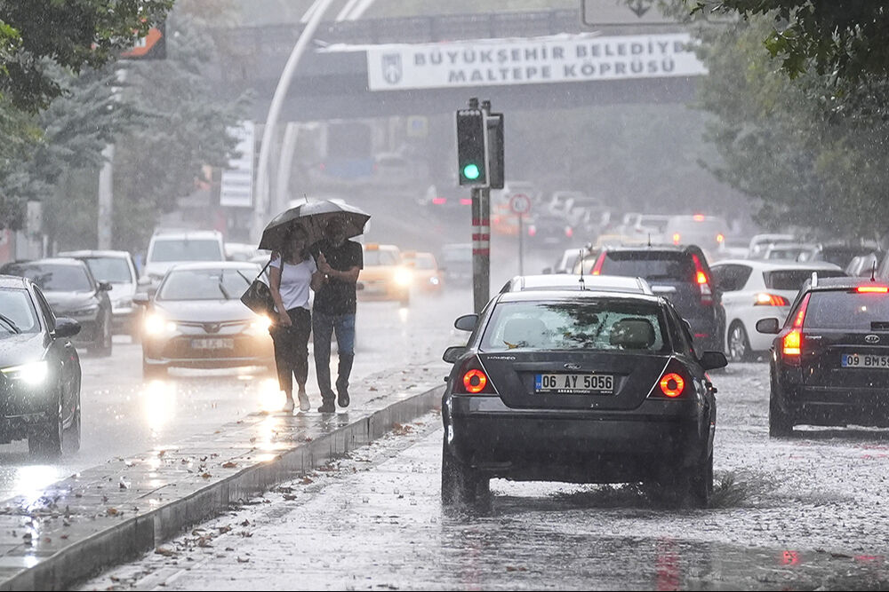 Meteoroloji'den İstanbul için yeni uyarı! Kuvvetli geliyor, saatlerce sürmesi bekleniyor... Meteoroloji'den İstanbul için yeni uyarı! Kuvvetli geliyor, saatlerce sürmesi bekleniyor... - 2. Resim