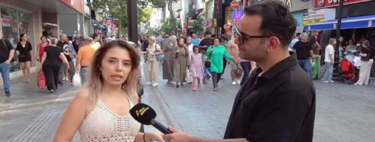 Özgür Özel sokak röportajındaki sözlerinden dolayı tutuklanan Dilruba Kayserilioğlu'nu ziyaret etti Özgür Özel sokak röportajındaki sözlerinden dolayı tutuklanan Dilruba Kayserilioğlu'nu ziyaret etti - 3. Resim