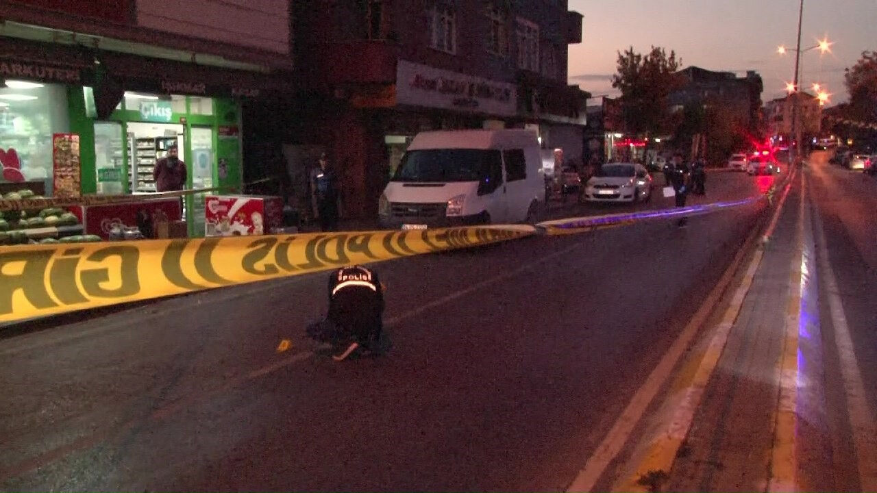 Sultanbeyli’de dehşet dolu anlar! Kasap dükkanı uzun namlulu silahla tarandı - 3. Resim