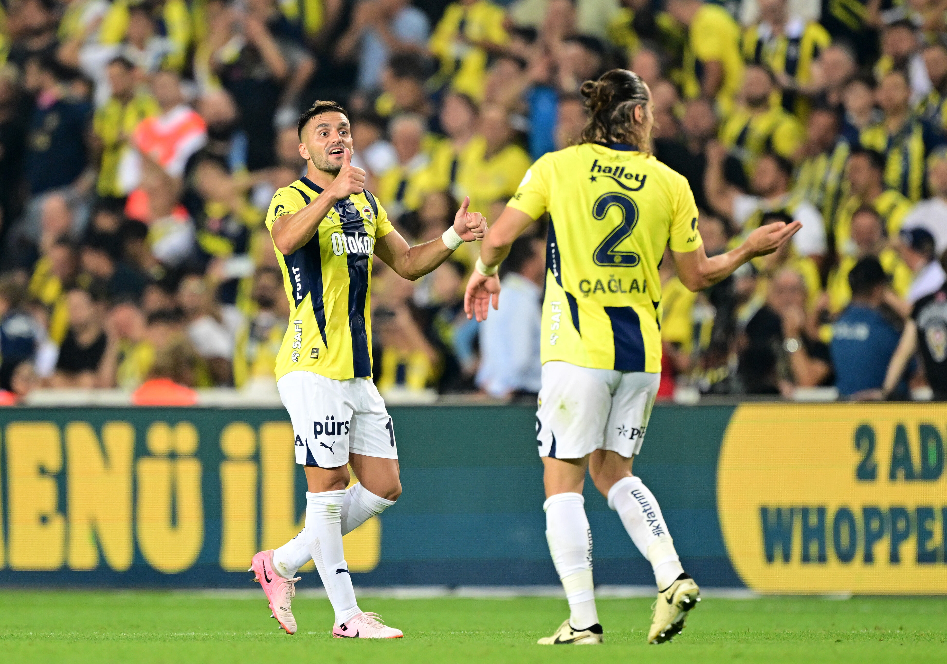 Fenerbahçe evinde zorlanmadı! Alanyaspor karşısında 3 puanı 3 golle kazandı CANLI | Fenerbahçe’nin Süper Lig’de rakibi Alanyaspor! Tadic fileleri havalandırdı: 1-0 - 1. Resim