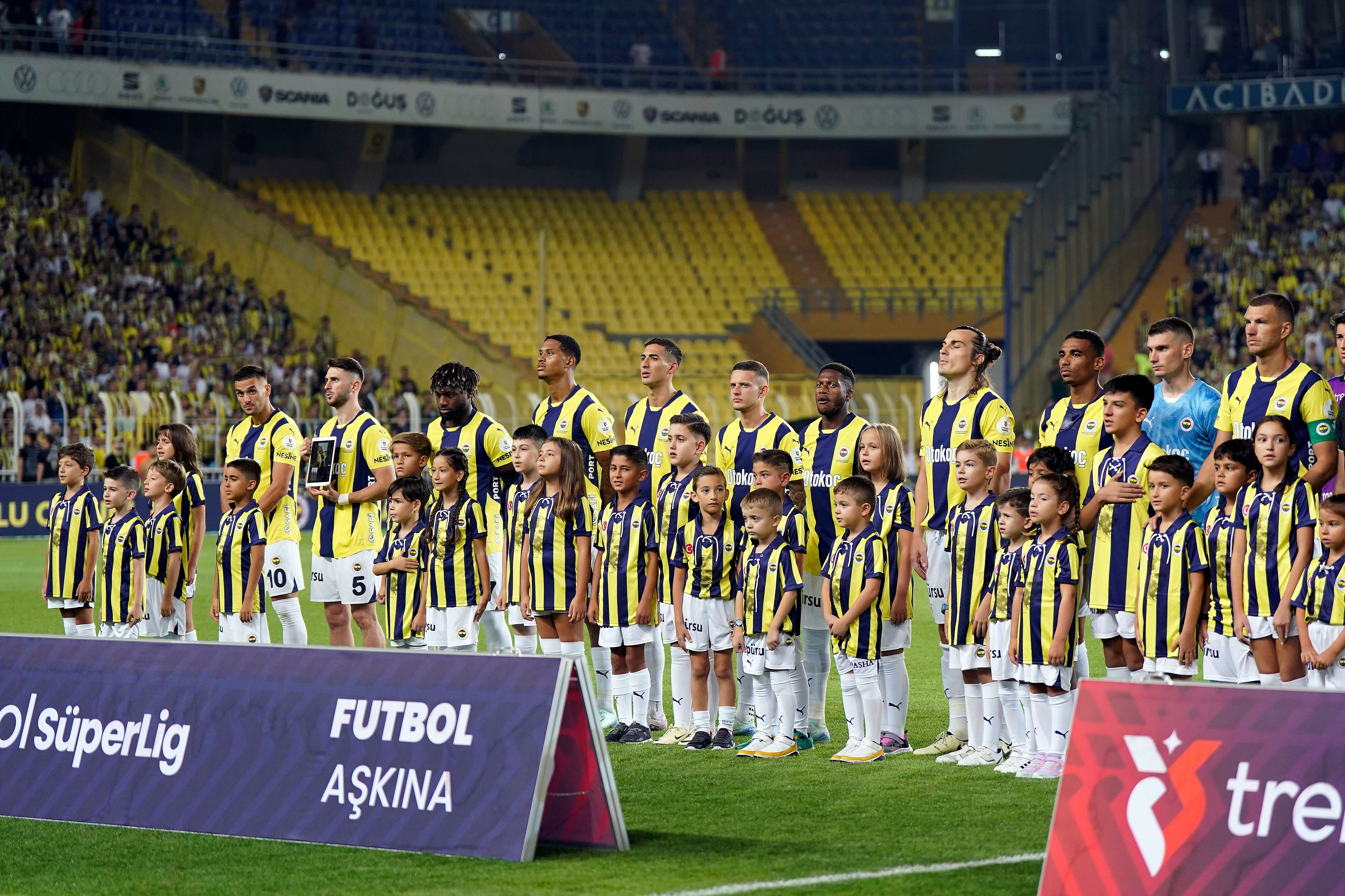 Fenerbahçe evinde zorlanmadı! Alanyaspor karşısında 3 puanı 3 golle kazandı CANLI | Fenerbahçe’nin Süper Lig’de rakibi Alanyaspor! Zorlu karşılaşmada ilk düdük çaldı - 3. Resim