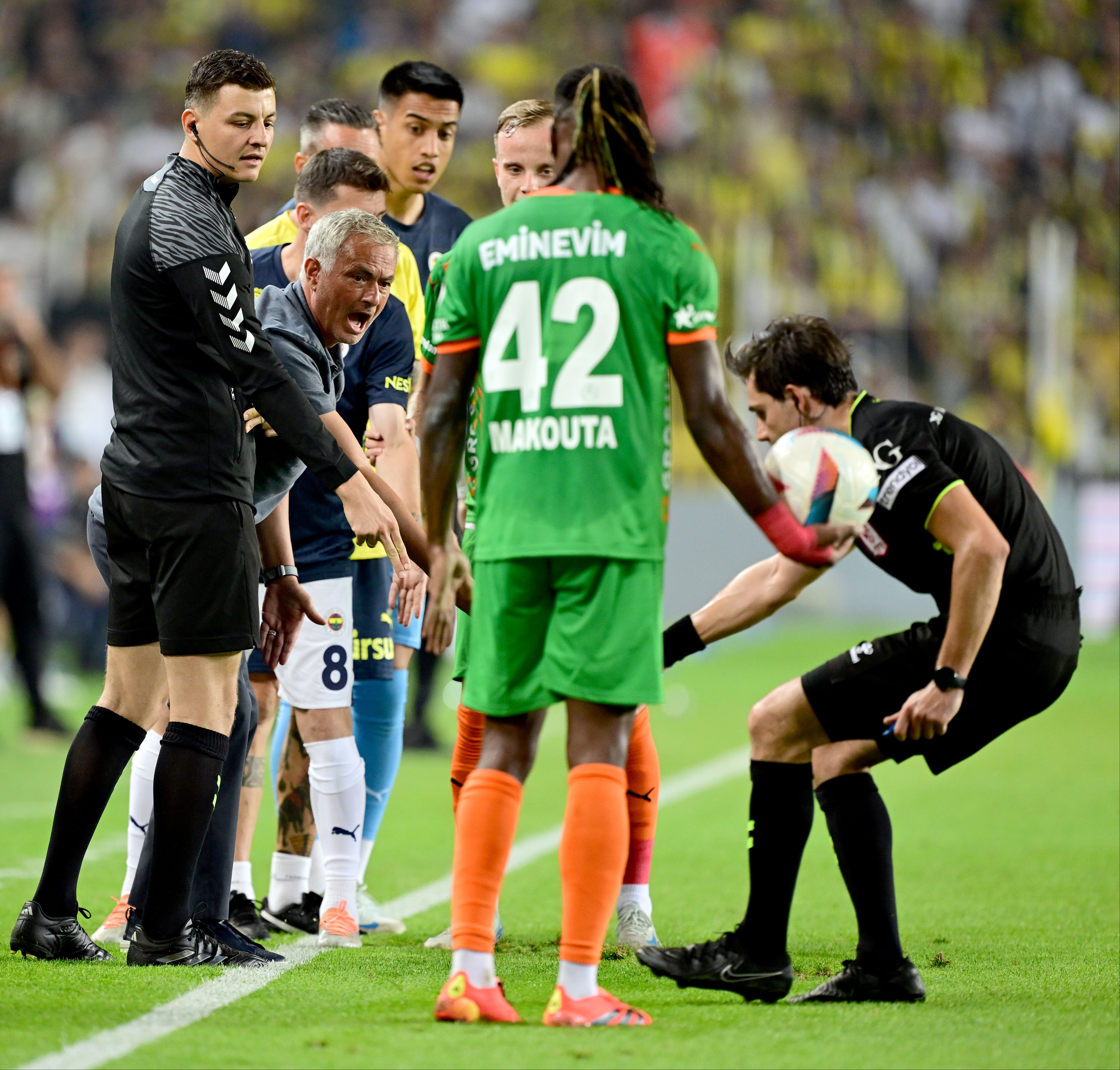 Fenerbahçe evinde zorlanmadı! Alanyaspor karşısında 3 puanı 3 golle kazandı Fenerbahçe evinde zorlanmadı! Alanyaspor karşısında 3 puanı 3 golle kazandı - 3. Resim