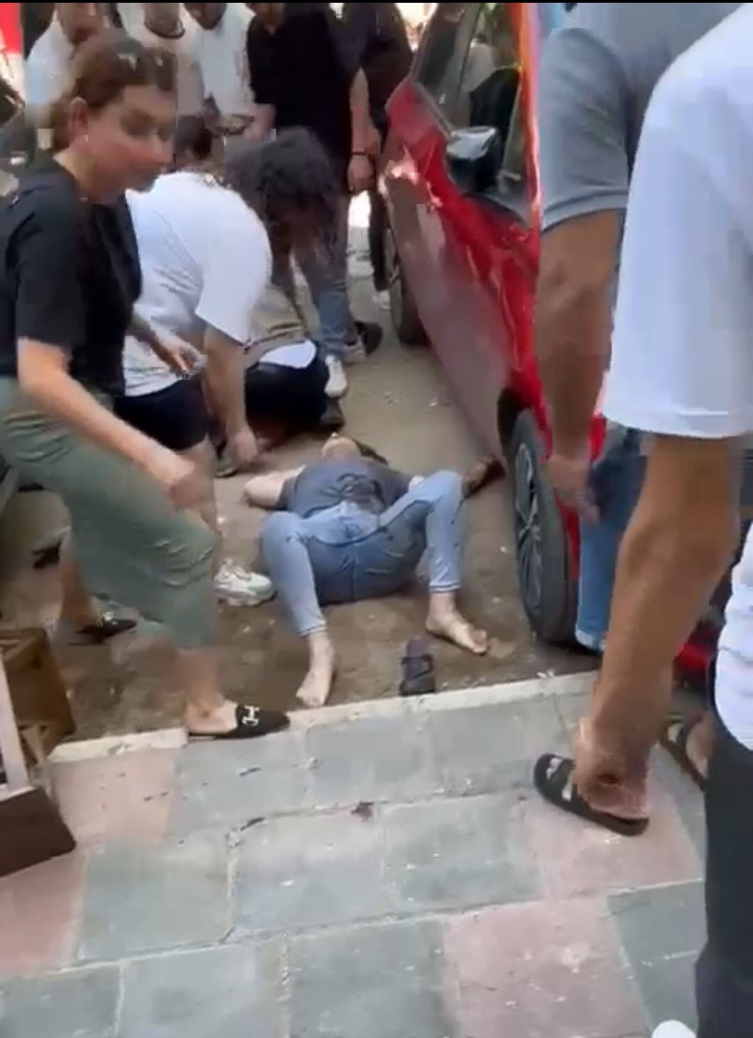 İzmir'de korkunç olay! Güzellik merkezine giden adam dehşet saçtı: 2 ölü, 1 yaralı - 2. Resim