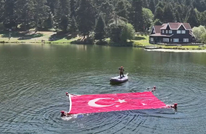 JAK timi Bolu'daki Gölcük Tabiat Parkı'nda 30 Ağustos Zafer Bayramı'nı böyle kutladı - 3. Resim