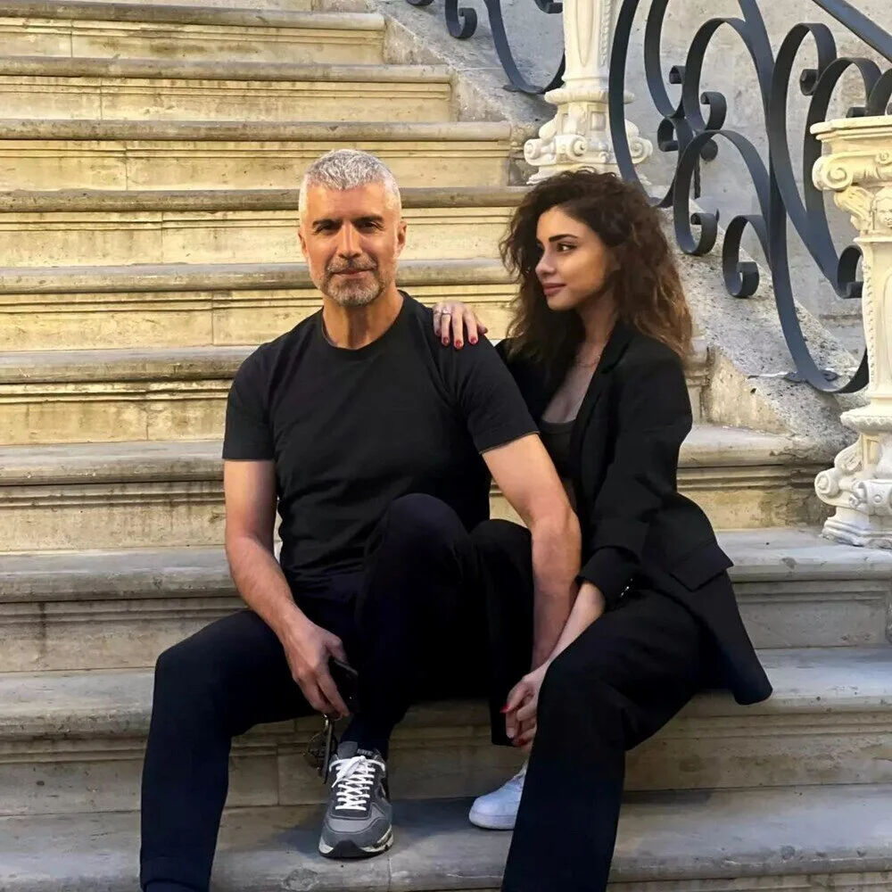 Özcan Deniz'in ailesi kaostan çıkamıyor! Bu kez küçük kardeşi konuştu: Kariyerine veda edecekti Özcan Deniz'in ailesi kaostan çıkamıyor! Bu kez küçük kardeşi konuştu: Kariyerine veda edecekti - 5. Resim