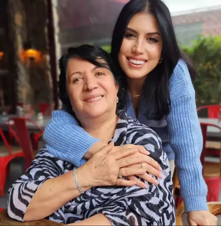 Özcan Deniz'in ailesi kaostan çıkamıyor! Bu kez küçük kardeşi konuştu: Kariyerine veda edecekti Özcan Deniz'in ailesi kaostan çıkamıyor! Bu kez küçük kardeşi konuştu: Kariyerine veda edecekti - 6. Resim