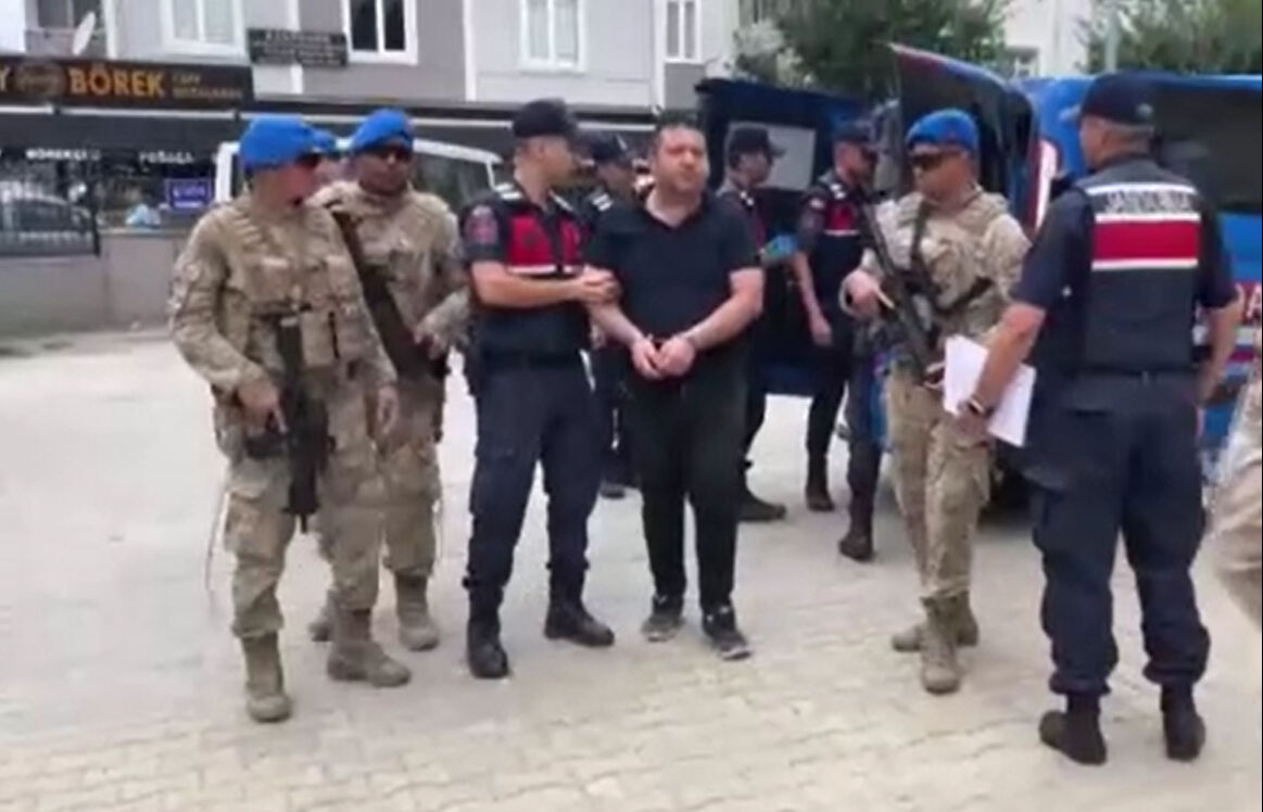 Tekirdağ'da gençlerin kavgası cinayetle bitti! Amcası ve dedesini çağırıp arkadaşına kurşun yağdırdı - 1. Resim