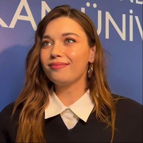 Afra Saraçoğlu'nun kısacık saçlarını görenler şoke oldu! Durum farklı çıktı Afra Saraçoğlu'nun kısacık saçlarını görenler şoke oldu! Durum farklı çıktı - 2. Resim