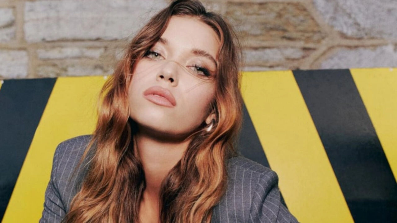 Afra Saraçoğlu'nun kısacık saçlarını görenler şoke oldu! Durum farklı çıktı Afra Saraçoğlu'nun kısacık saçlarını görenler şoke oldu! Durum farklı çıktı - 3. Resim