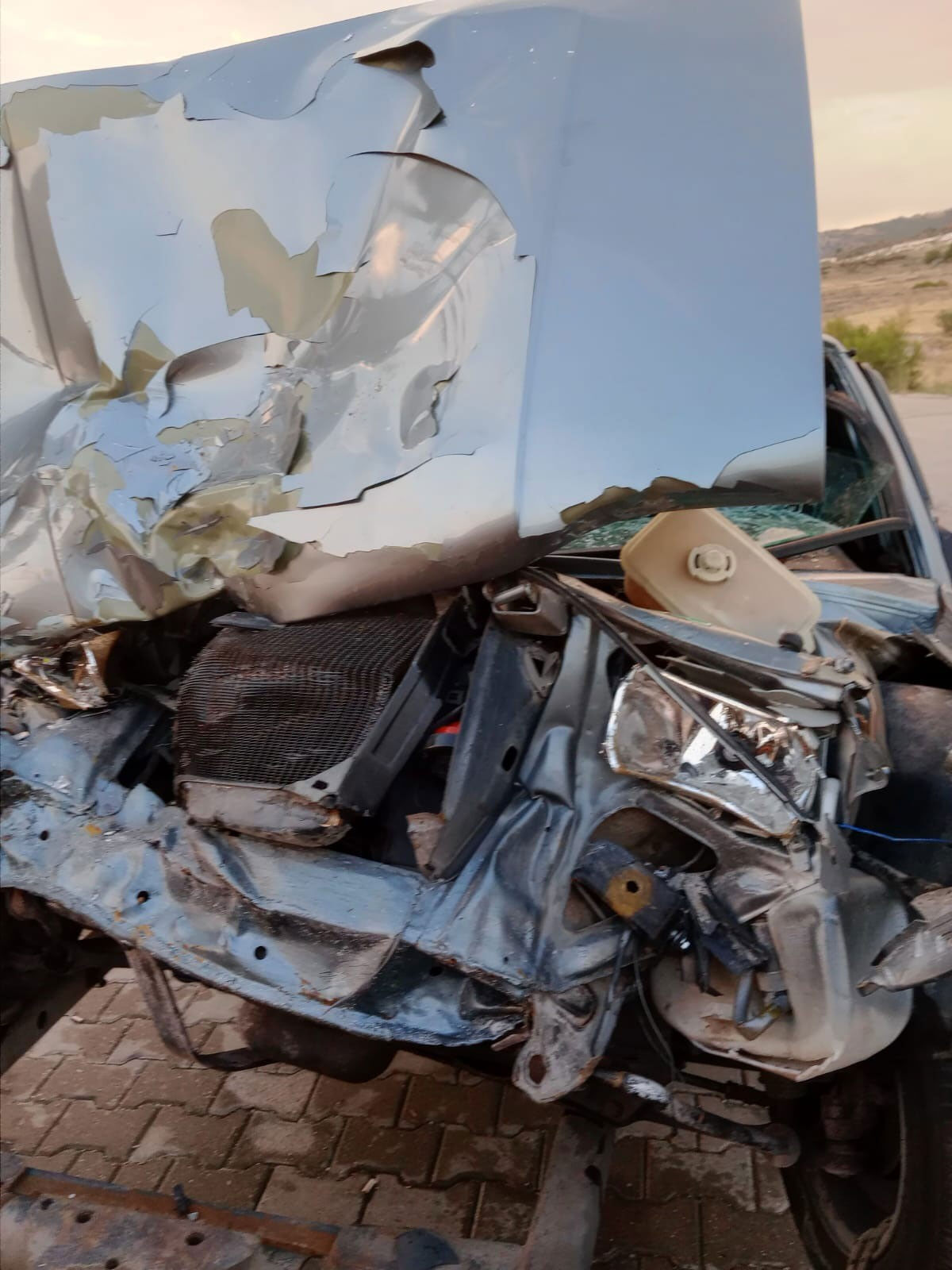 Denizli'de iki araç kafa kafaya çarpıştı! Yaralılar var - 2. Resim