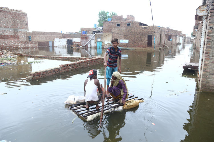 Pakistan'da yağmur 285 kişinin ölümüne neden oldu Pakistan'da yağmur 285 kişinin ölümüne neden oldu - 2. Resim