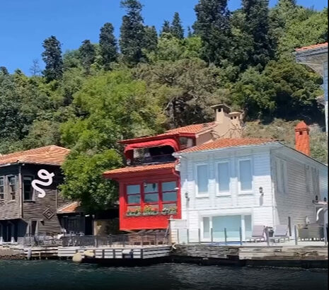 Sezen Aksu'nun Kanlıca'daki yalısı gündem oldu! Bir bakan bir daha baktı Sezen Aksu'nun Kanlıca'daki yalısı gündem oldu! Bir bakan bir daha baktı - 2. Resim