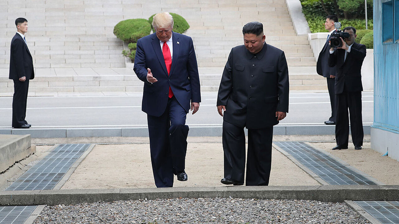 Trump'tan Kuzey Kore sözleri: O ülkeden yürüyerek geçen ilk kişiyim - 1. Resim
