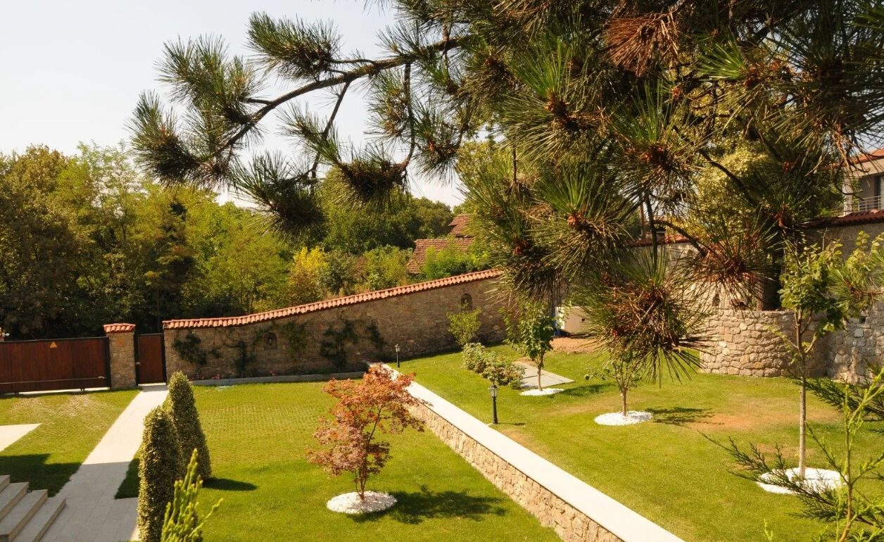 CHP'li başkan Elif K&ouml;se, UNESCO'nun koruduğu alandaki ağa&ccedil;ları katletti! Karab&uuml;k'te kuzene ka&ccedil;ak villa - 4. Resim