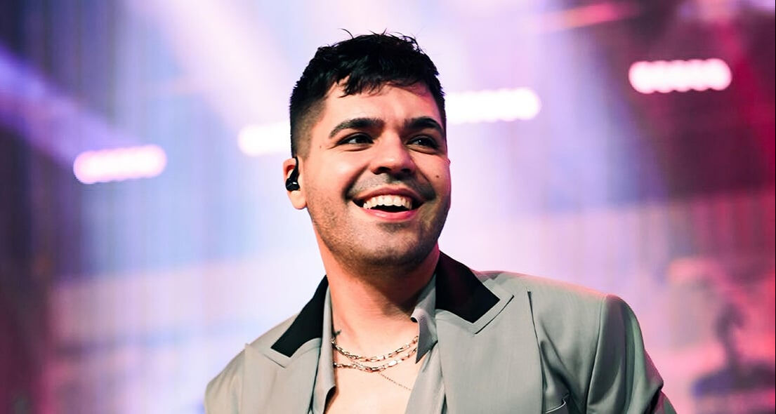 Emir Can İğrek apar topar konserini iptal etti! Hayranlarına megafonla şarkı söyledi - 1. Resim