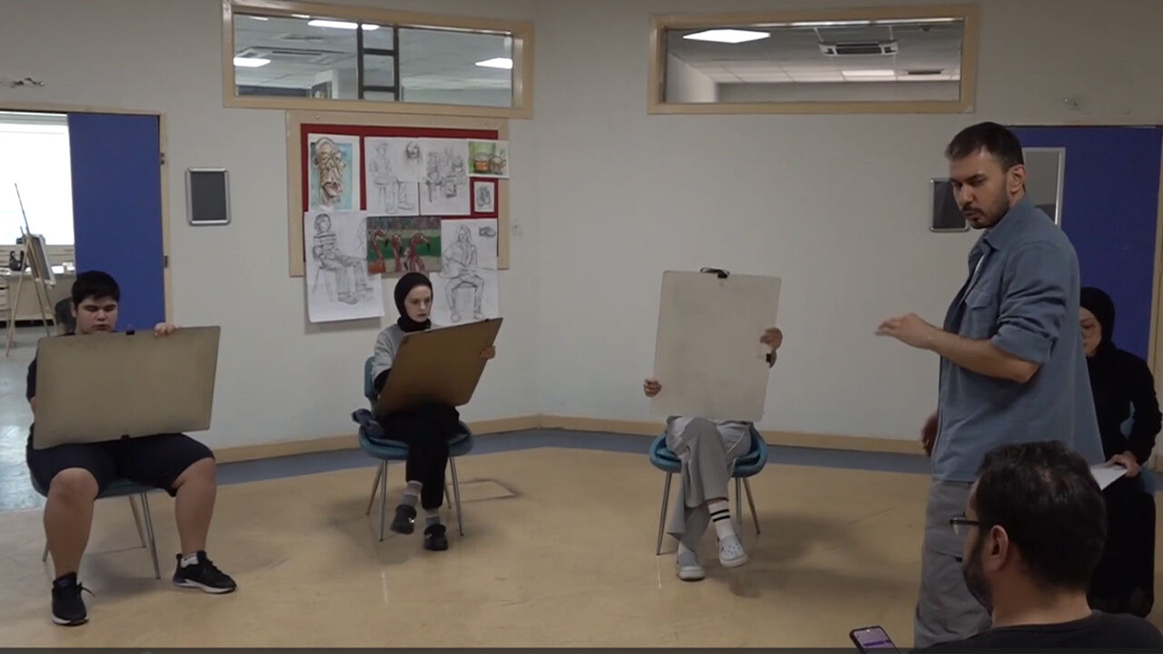 Hayata resimle tutunan Ayhan Ay, eğitim aldığı kursta öğretmen oldu - 1. Resim