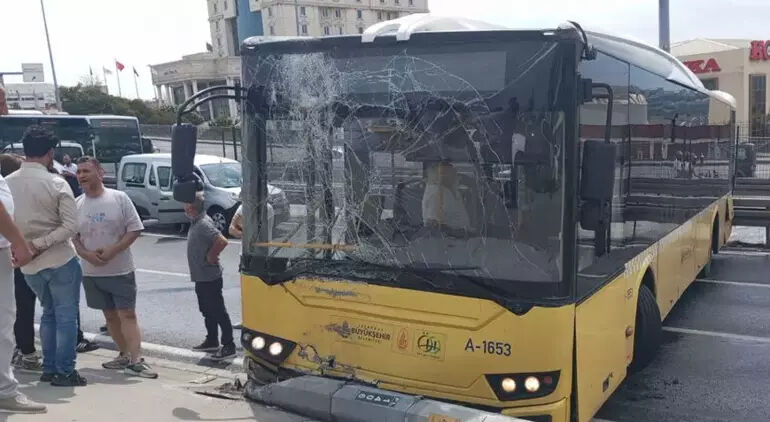İETT otobüsü kaza yaptı, Edirne istikameti trafiğe kapandı! - 1. Resim