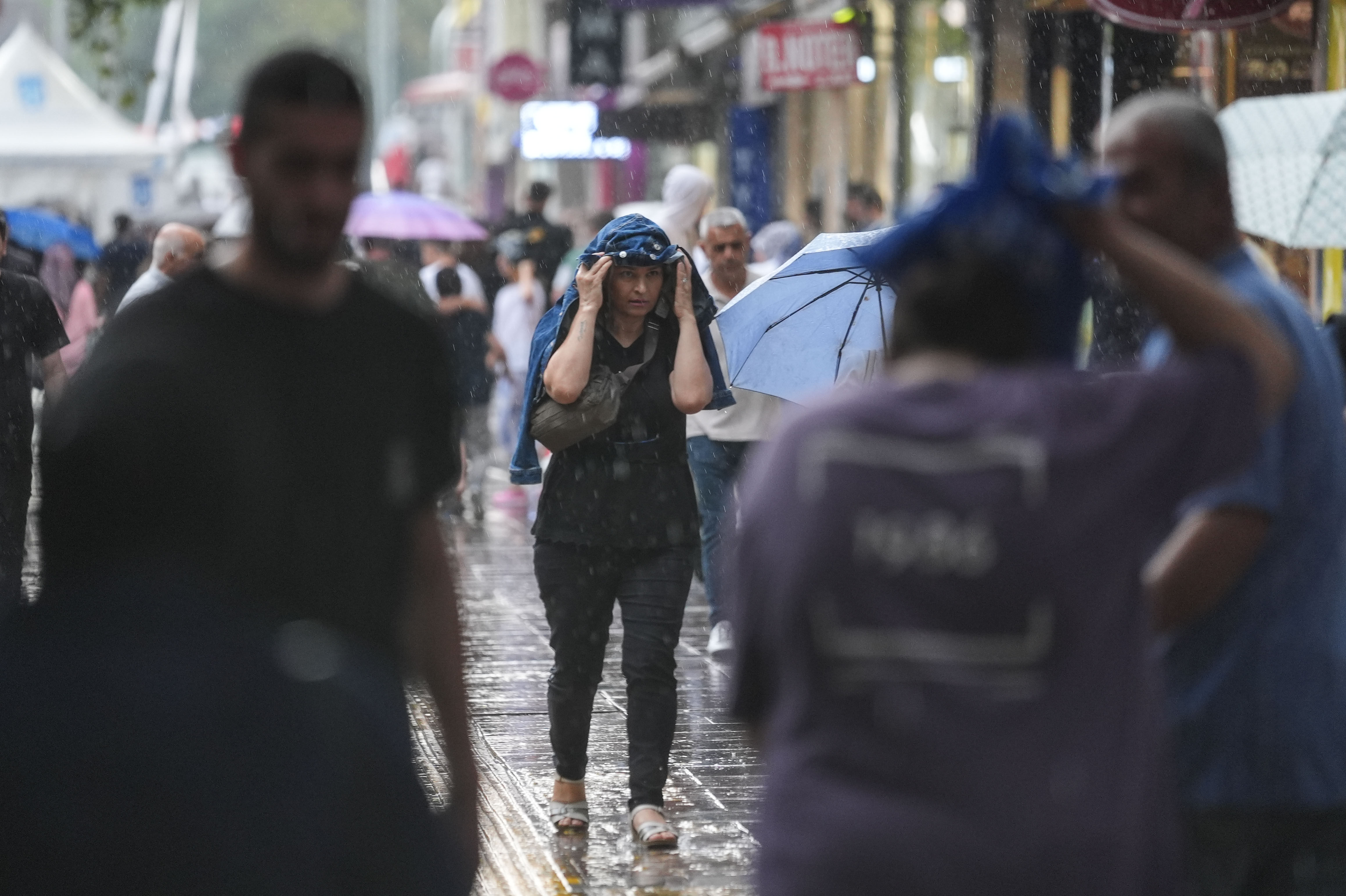 İstanbul ve Ankara sağanağa teslim! Önümüzdeki 4 saate dikkat... Uyarılar peş peşe - 3. Resim