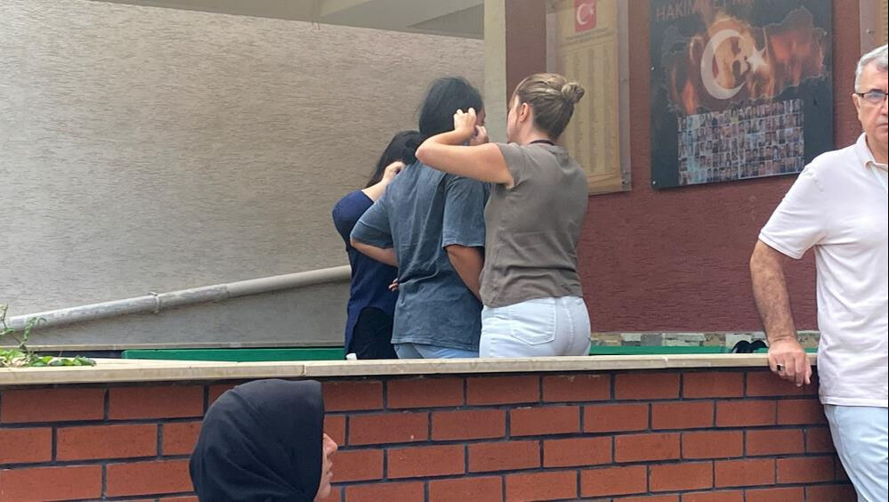 KPSS sınavı için okullara koşan adayların bazıları son saniyede yetişti - 4. Resim