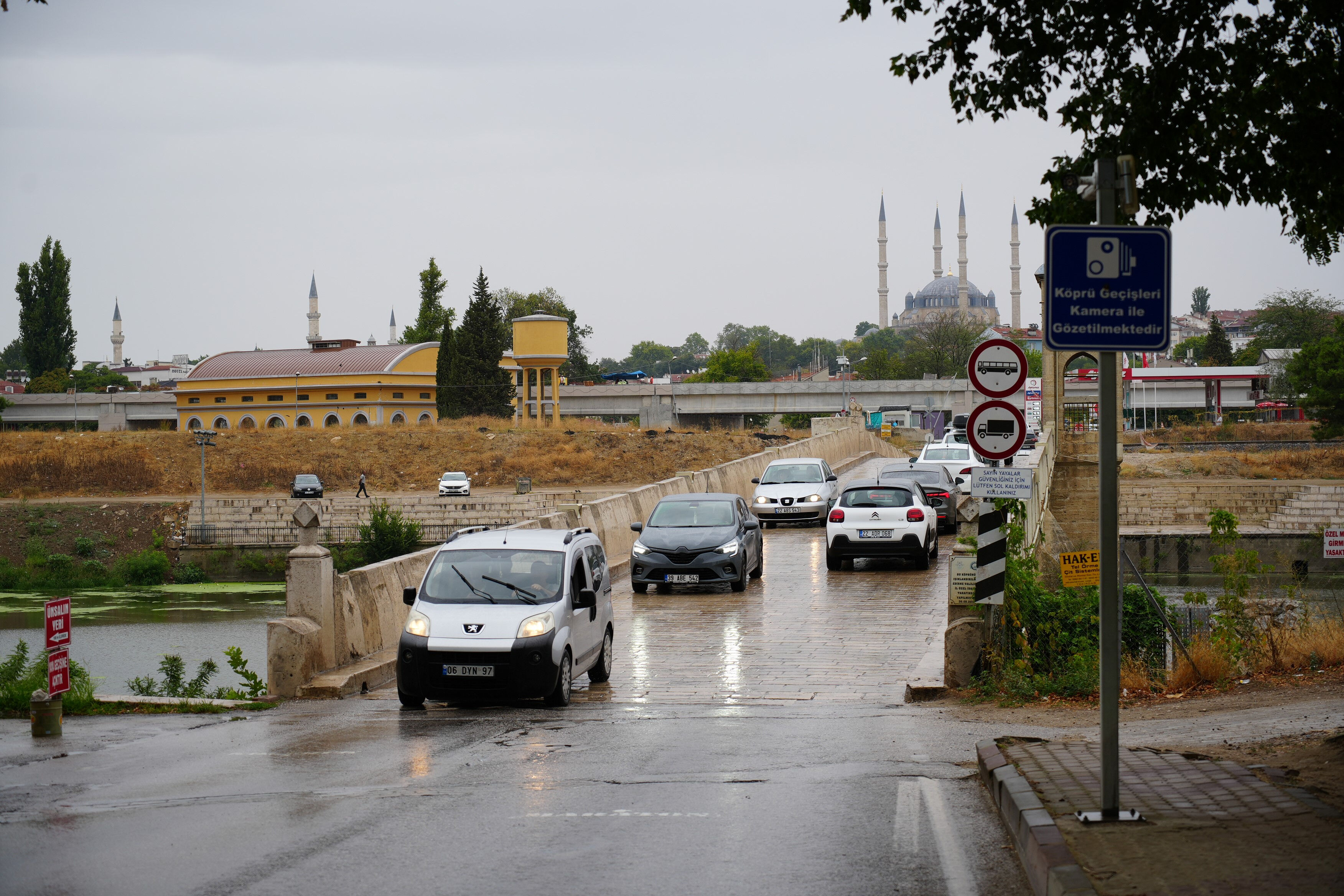 Meteoroloji uyarmıştı, metrekareye 45 kilogram yağış düştü! Birçok kent sular altında kaldı - 7. Resim