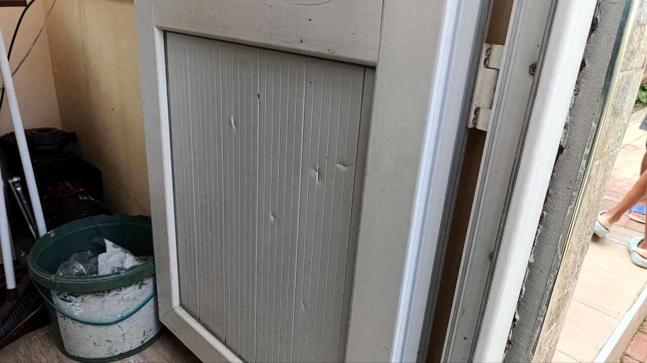 Sitede kabus gibi gece! Alkollü şahıs bıçakla dehşet saçtı: Sizi delik deşik edeceğim... Sitede kabus gibi gece! Alkollü şahıs bıçakla dehşet saçtı: Sizi delik deşik edeceğim... - 2. Resim