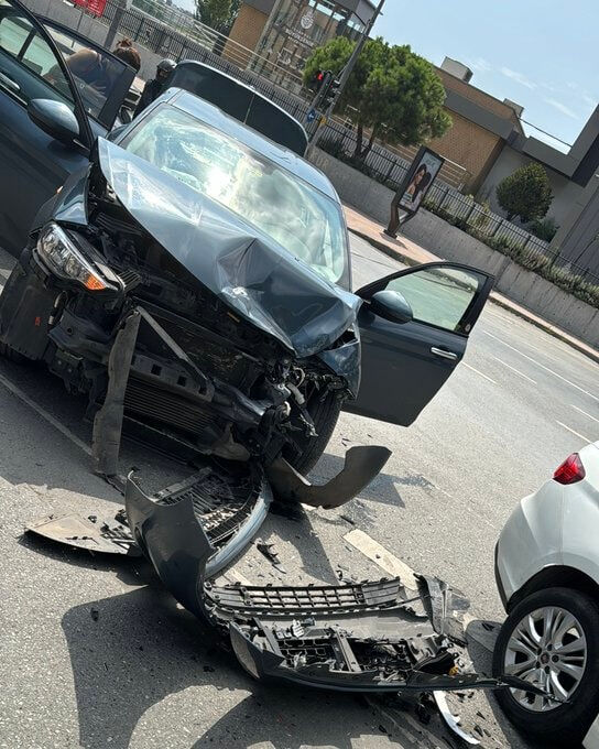 Vedat Milor trafik kazası geçirdi! - 2. Resim