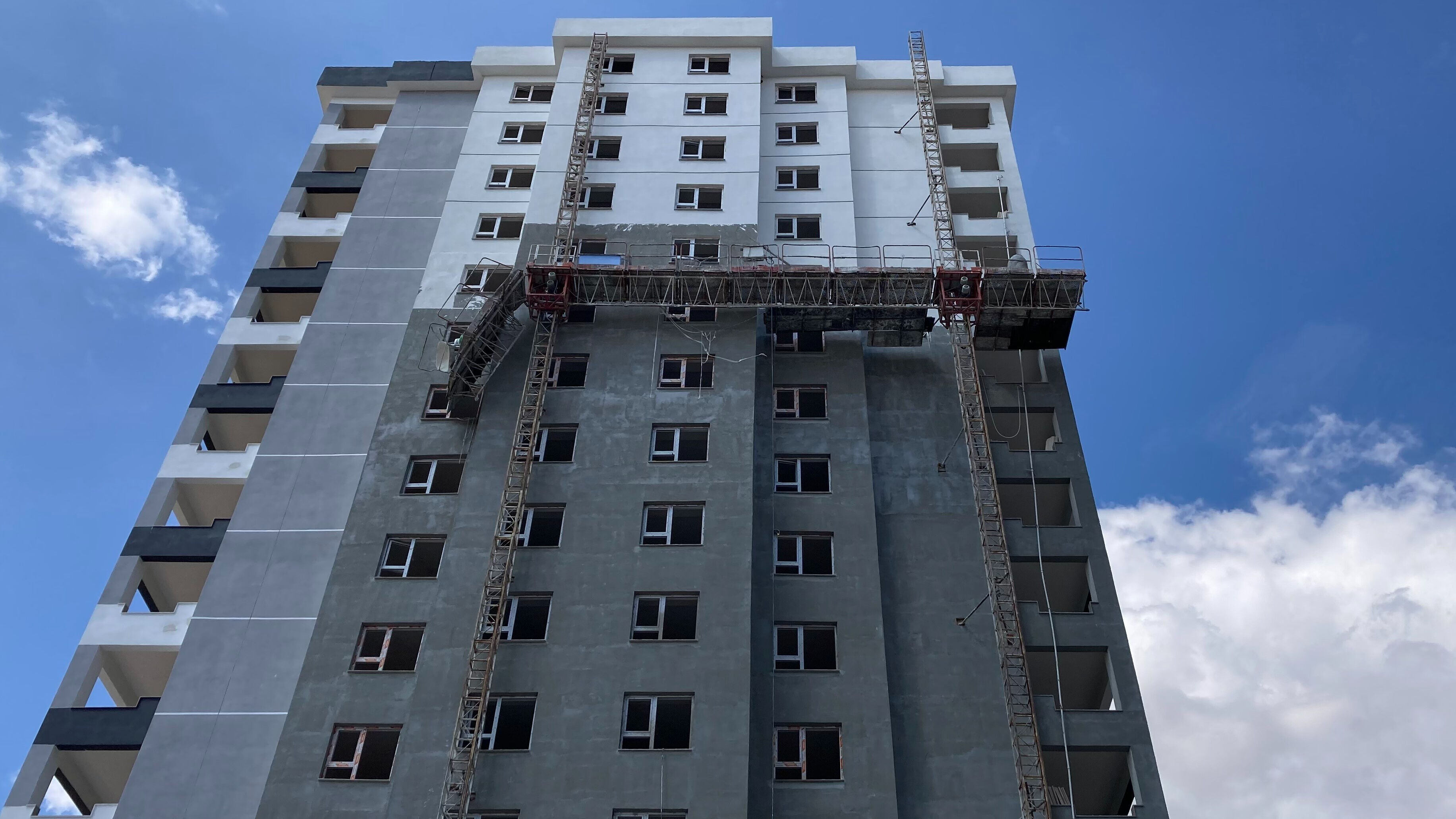 Ankara'daki inşaatta iskele kırıldı! 12. kattan düşen 3 işçi feci şekilde can verdi Ankara'daki inşaatta iskele kırıldı! 12. kattan düşen 3 işçi feci şekilde can verdi - 1. Resim