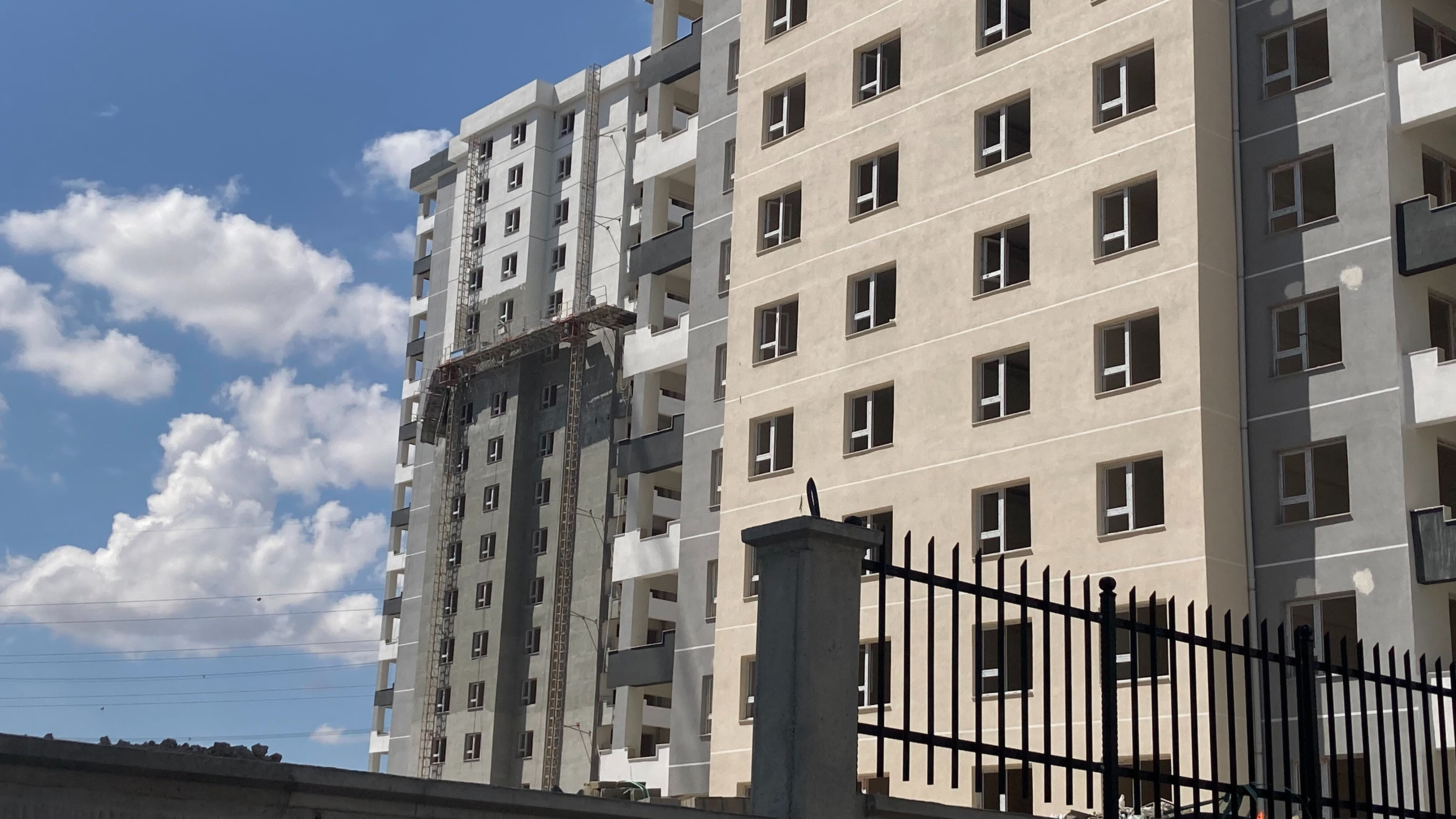 Ankara'daki inşaatta iskele kırıldı! 12. kattan düşen 3 işçi feci şekilde can verdi Ankara'daki inşaatta iskele kırıldı! 12. kattan düşen 3 işçi feci şekilde can verdi - 2. Resim