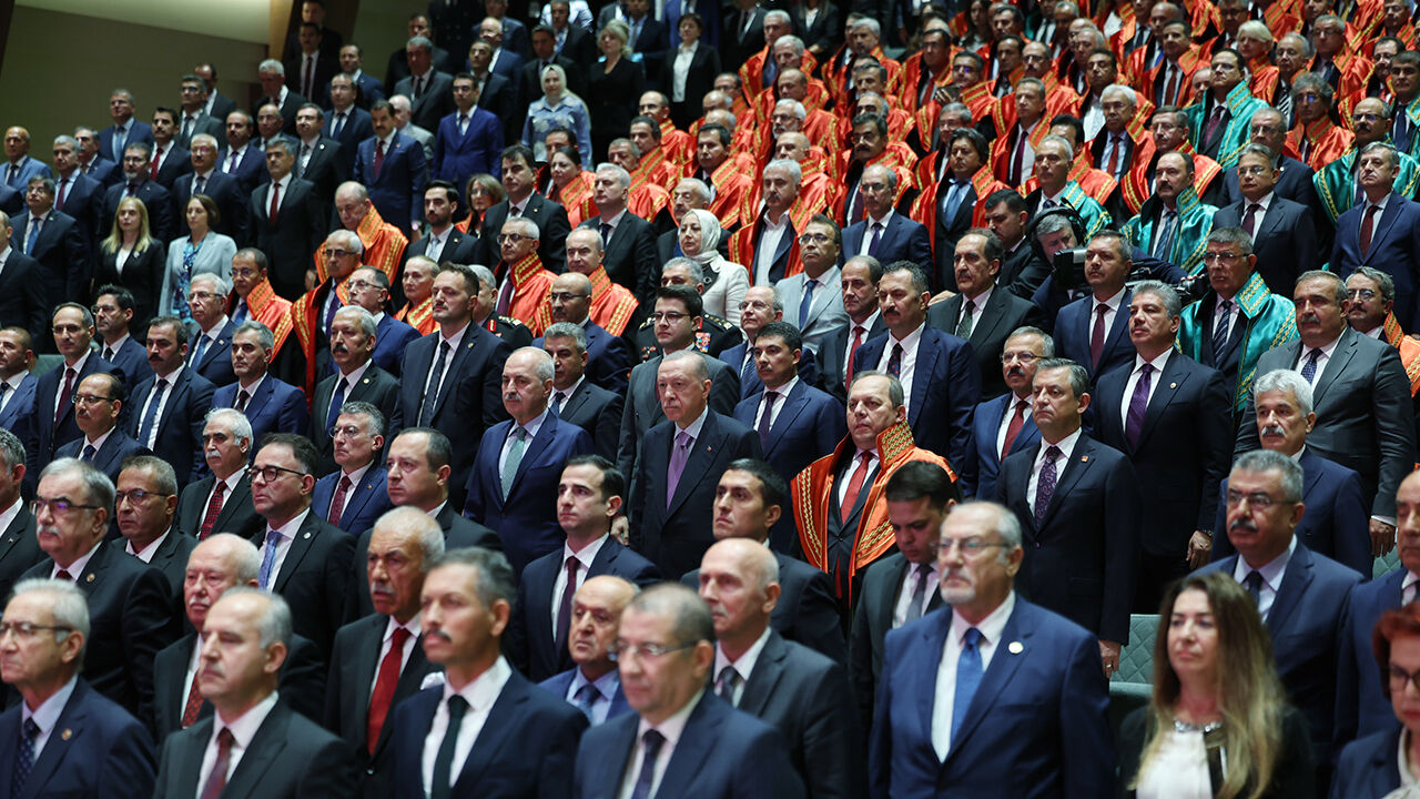 Cumhurbaşkanı Erdoğan'dan CHP'ye Dilruba eleştirisi! Özgür Özel de salondaydı  Cumhurbaşkanı Erdoğan'dan CHP'ye Dilruba eleştirisi! Özgür Özel de salondaydı  - 1. Resim