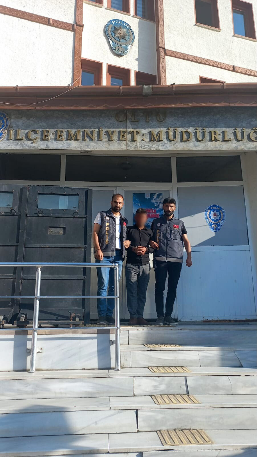 Erzurum'da 63 yıl hapis cezasıyla aranan kişi yakalandı - 1. Resim