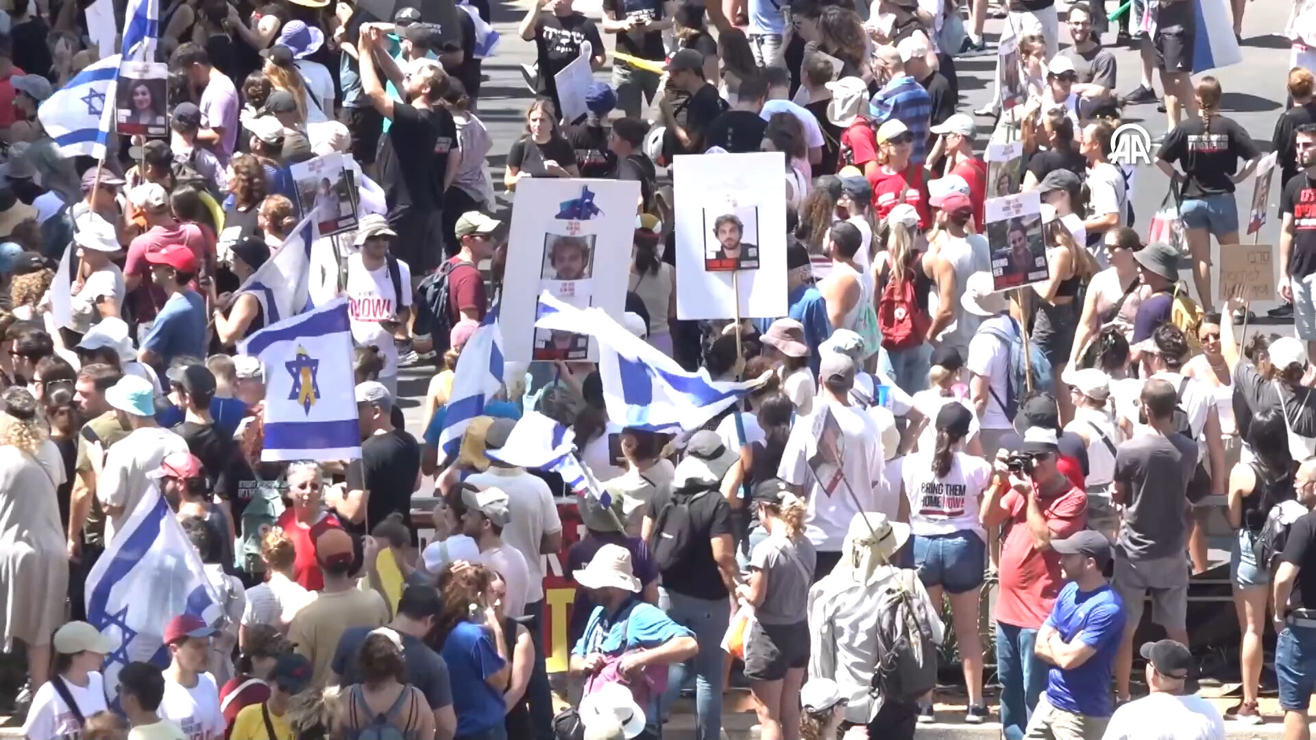 İsrail'de ortalık yangın yeri! Genel greve gidildi, yüz binlerce kişi Netanyahu'yu protesto etti İsrail'de ortalık yangın yeri! Genel greve gidildi, yüz binlerce kişi Netanyahu'yu protesto etti - 1. Resim