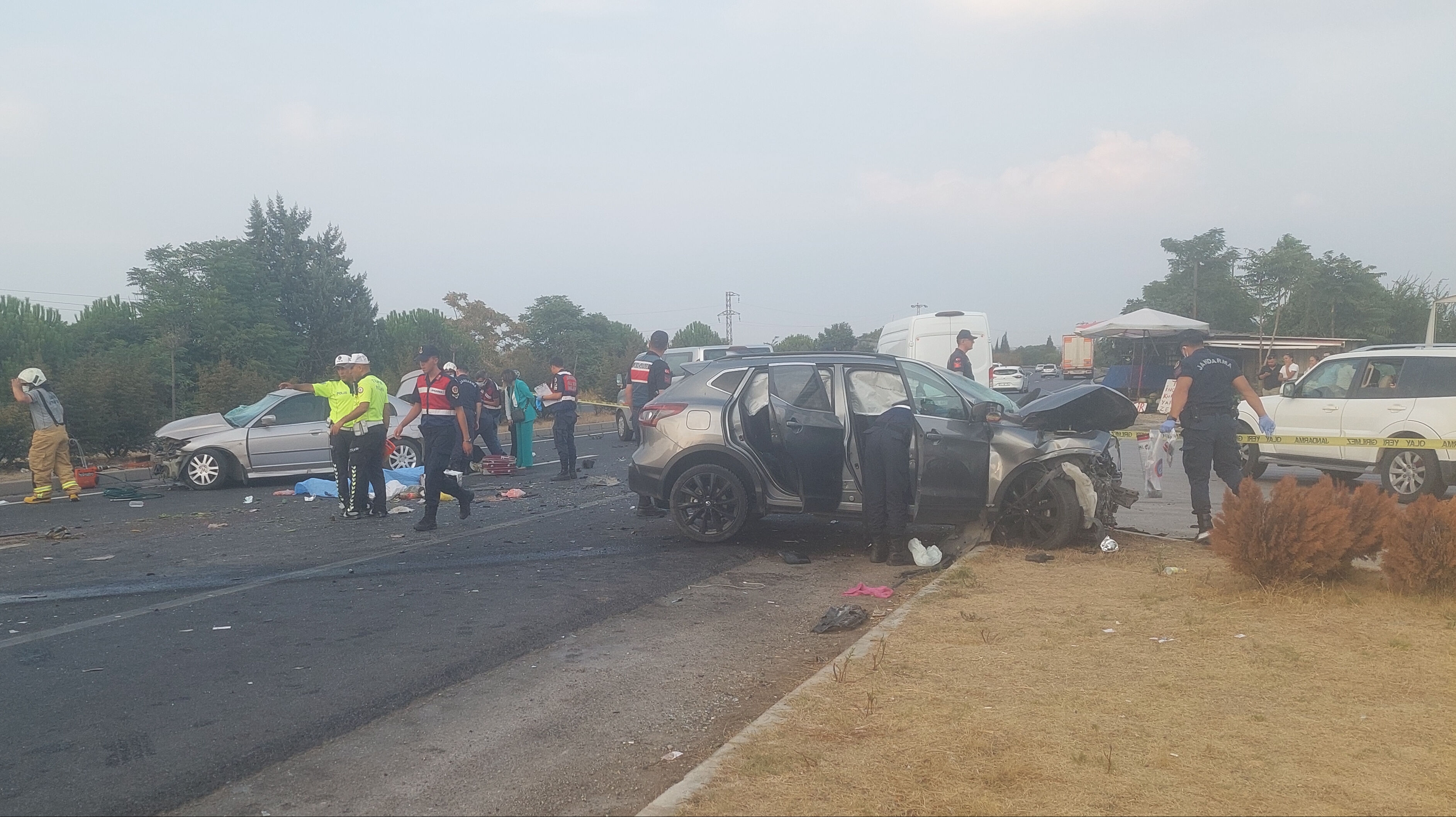 İzmir'de feci kaza! Ölü ve yaralılar var - 2. Resim