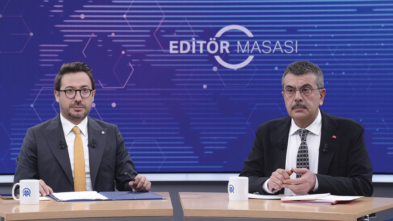 Milli Eğitim Bakanı Yusuf Tekin müfredat hakkındaki eleştirilere 'sadeleştirdik' diyerek cevap verdi - 2. Resim