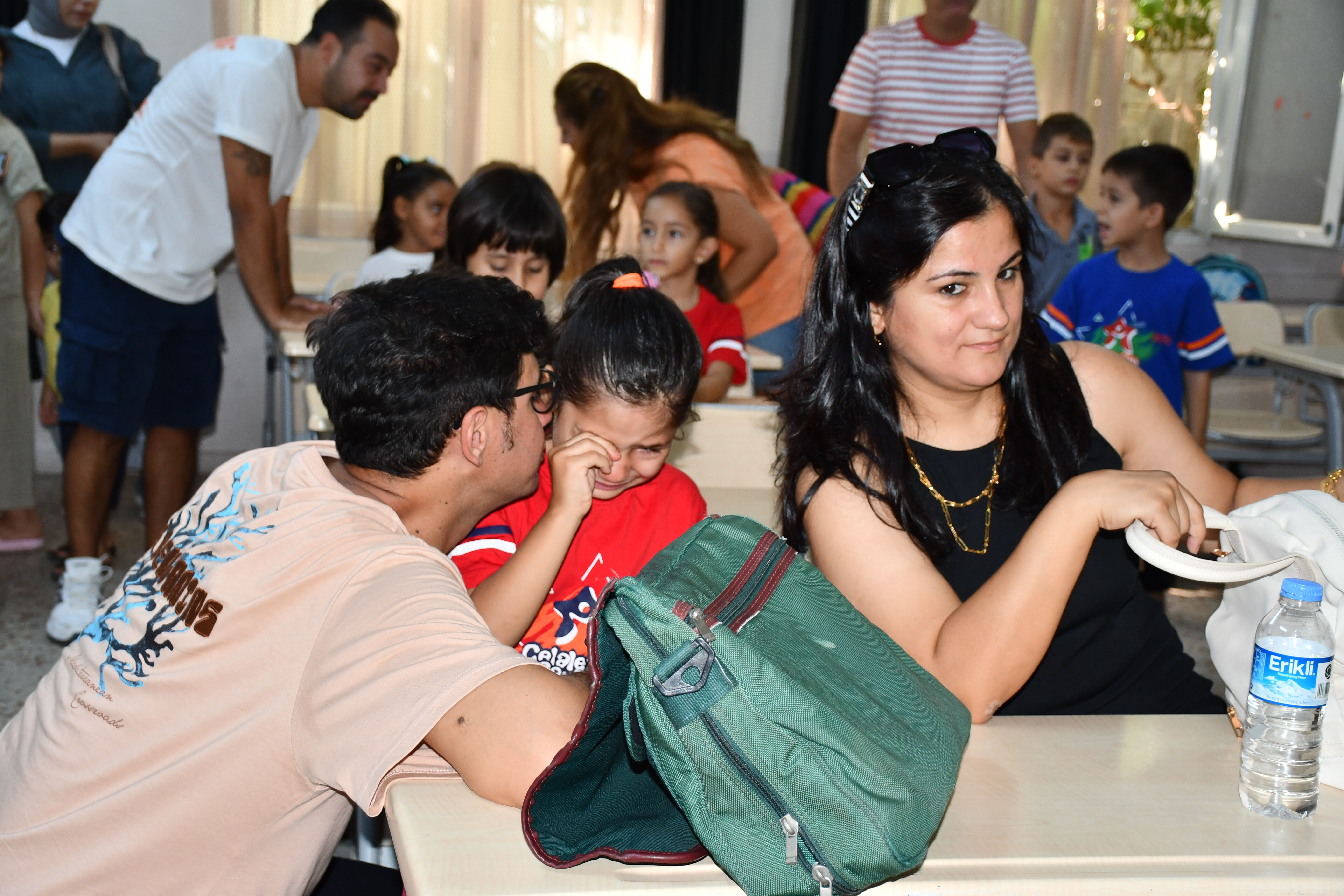 Okullarda ilk zil "uyum" için çaldı: Aileler ikna için uğraşıyor - 4. Resim