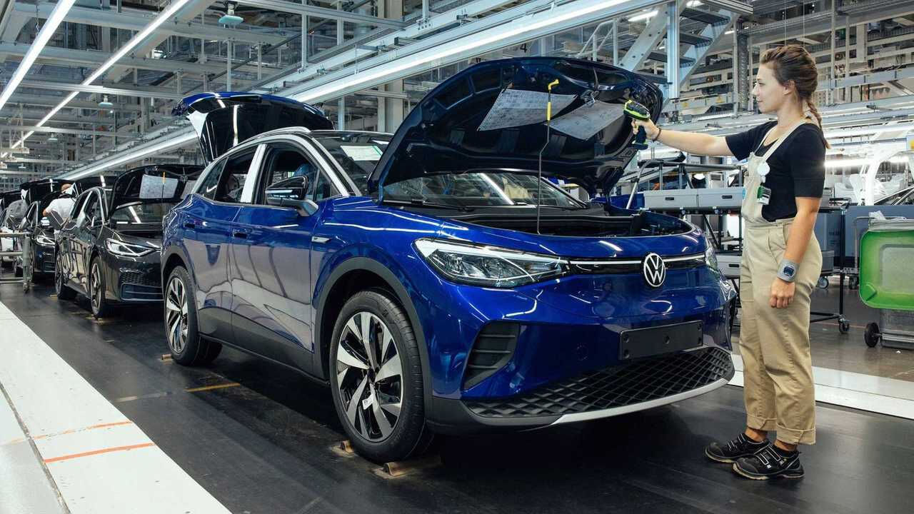 Alman otomobil devi Volkswagen'den bir ilk! Binlerce kişi işsiz kalabilir - 2. Resim