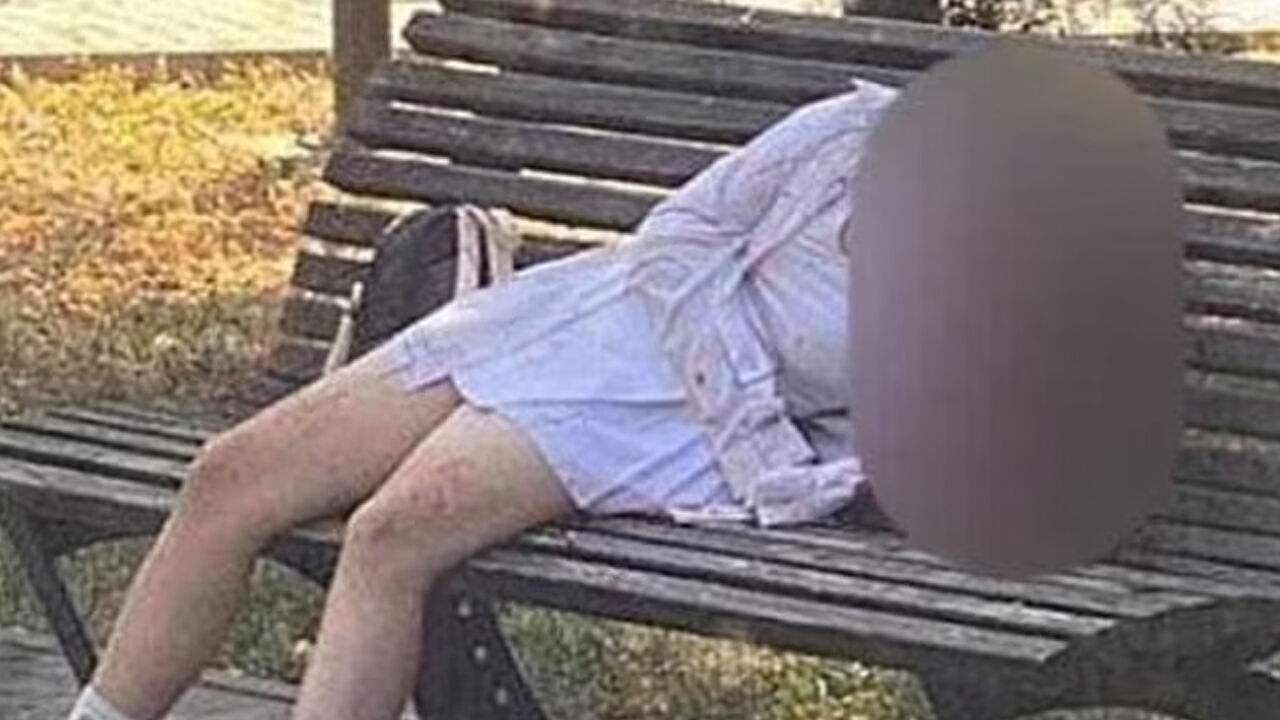 Bankta otururken kafası koptu! Rus füzesinin şarapneli genç kızın sonu oldu Bankta otururken kafası koptu! Rus füzesinin şarapneli genç kızın sonu oldu - 1. Resim