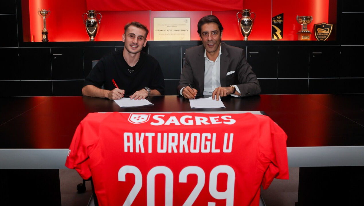 Benfica'ya transfer olan Kerem Aktürkoğlu, İstanbul'a geri döndü - 1. Resim