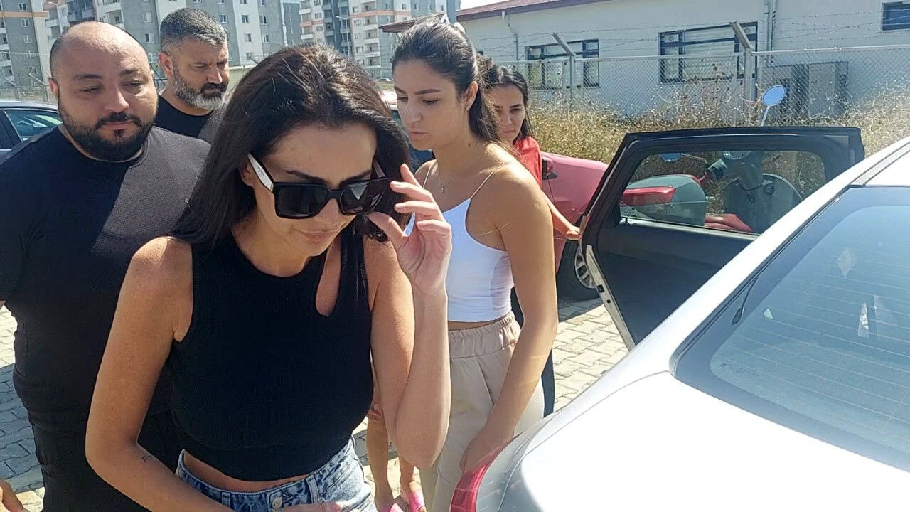 Dilan Polat'tan dava öncesi dikkat çeken hamle! Ziyarete gitti Dilan Polat'tan dava öncesi dikkat çeken hamle! Ziyarete gitti - 2. Resim