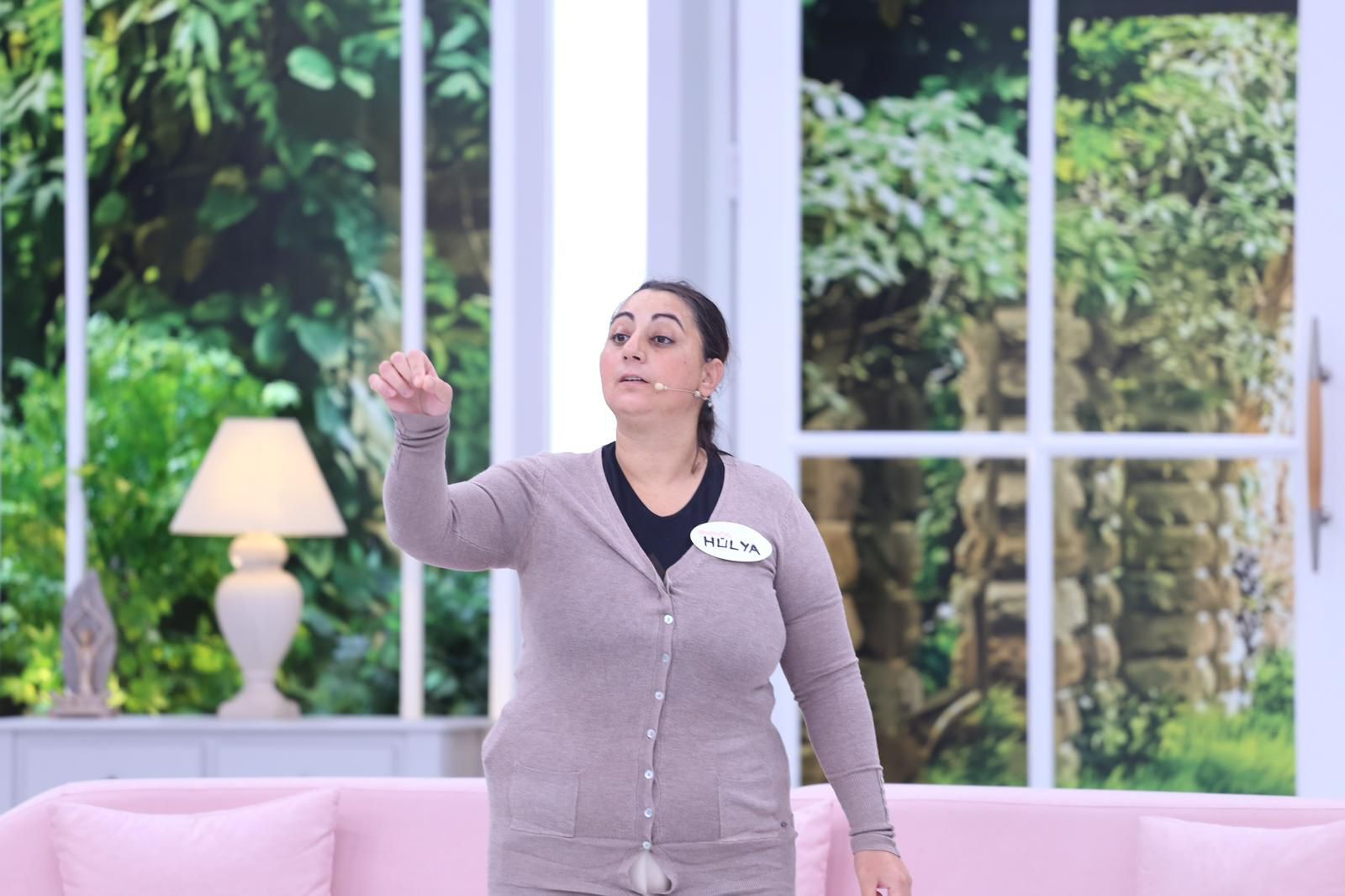 Esra Erol'da aile kaosu! Ablası babasını fake hesapla kandırmış... 12 yaşındaki Sudenaz bakın nerede bulundu? - 1. Resim