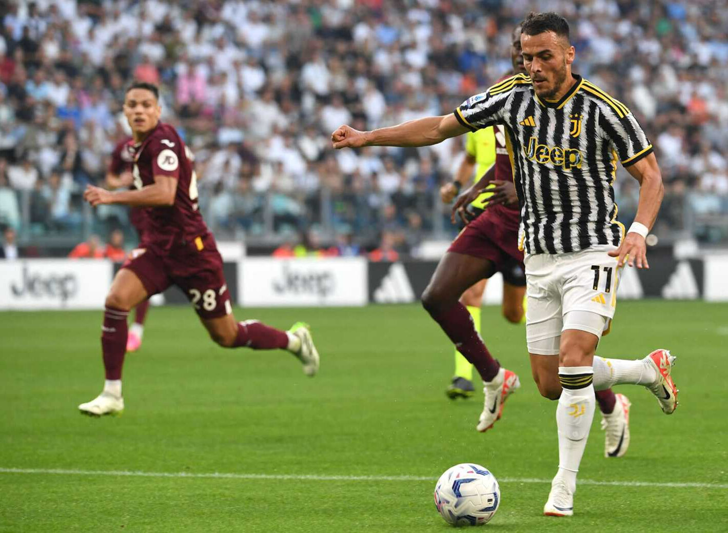 Galatasaray, Victor Osimhen'den sonra şimdi de Filip Kostic'in peşinde! - 5. Resim