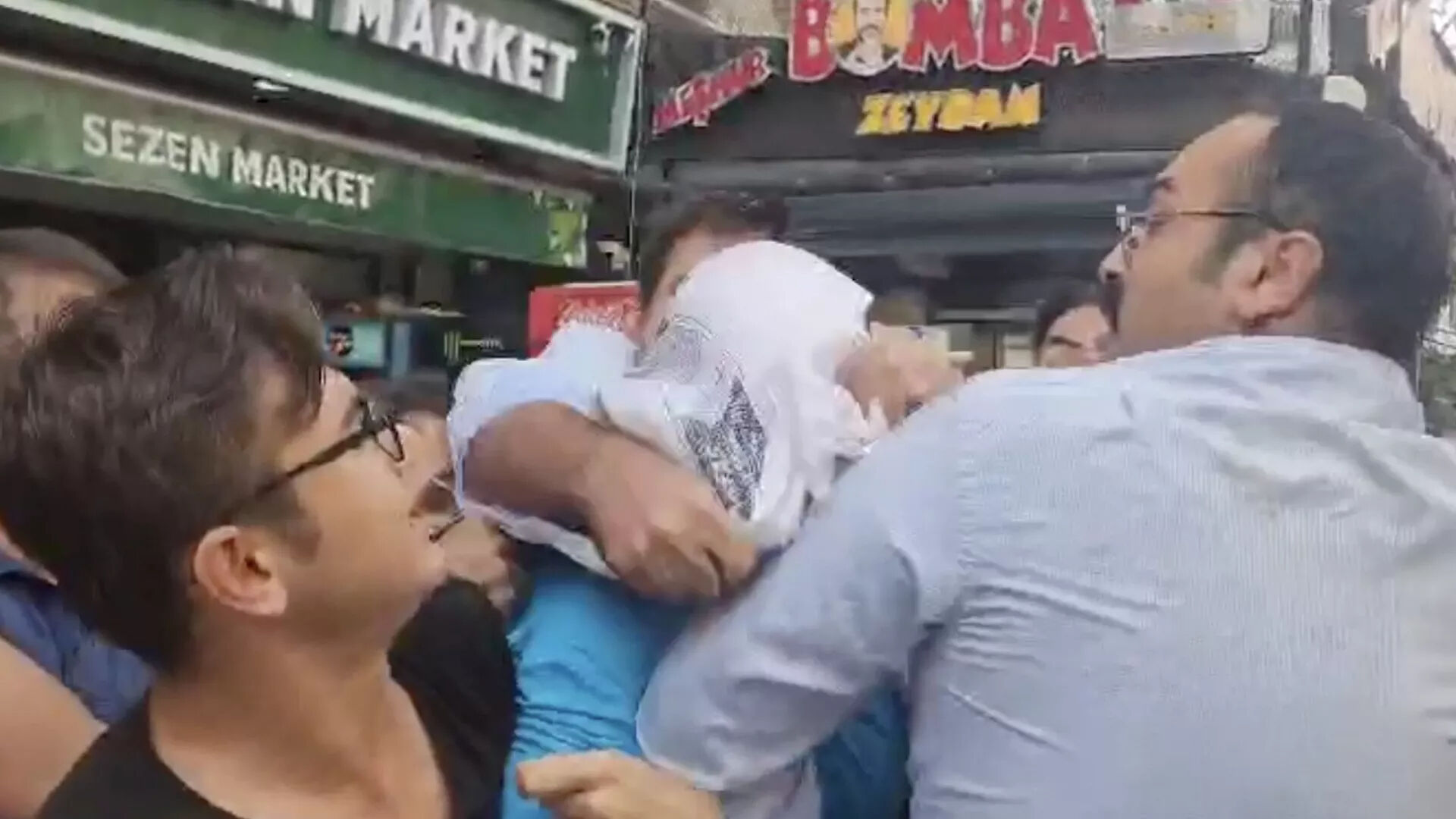 İzmir'de ABD askerinin başına çuval geçiren TGB üyeleri hakkında karar verildi - 1. Resim