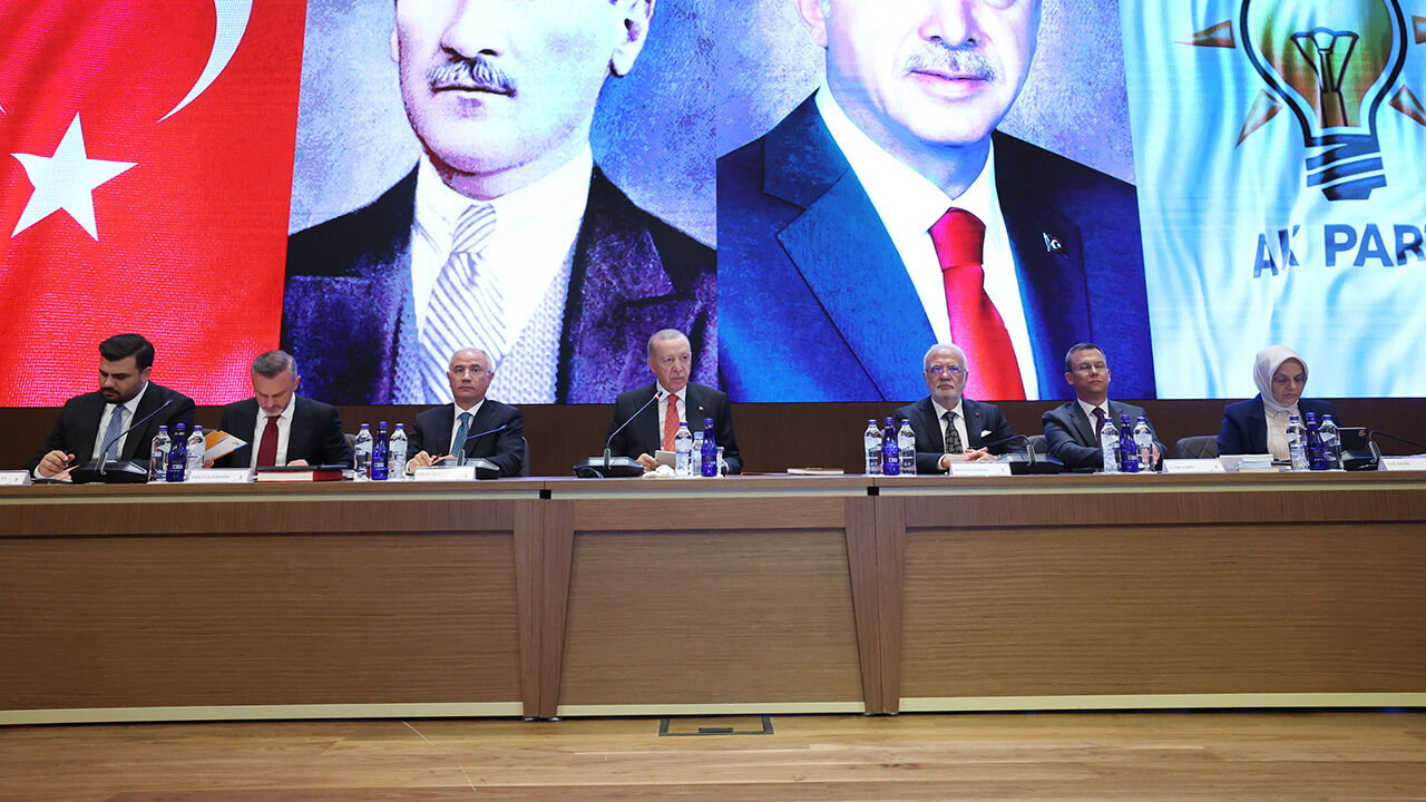 Kararı Erdoğan imzaladı! AK Parti'de kongre süreci başladı Kararı Erdoğan imzaladı! AK Parti'de kongre süreci başladı - 1. Resim